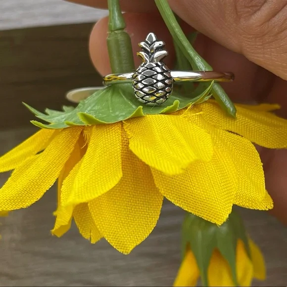 Sterling Silver Pineapple Ring - Picture 2 of 8